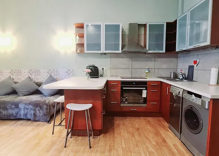 Bright&Comfy Apt -Few Min To Main Square