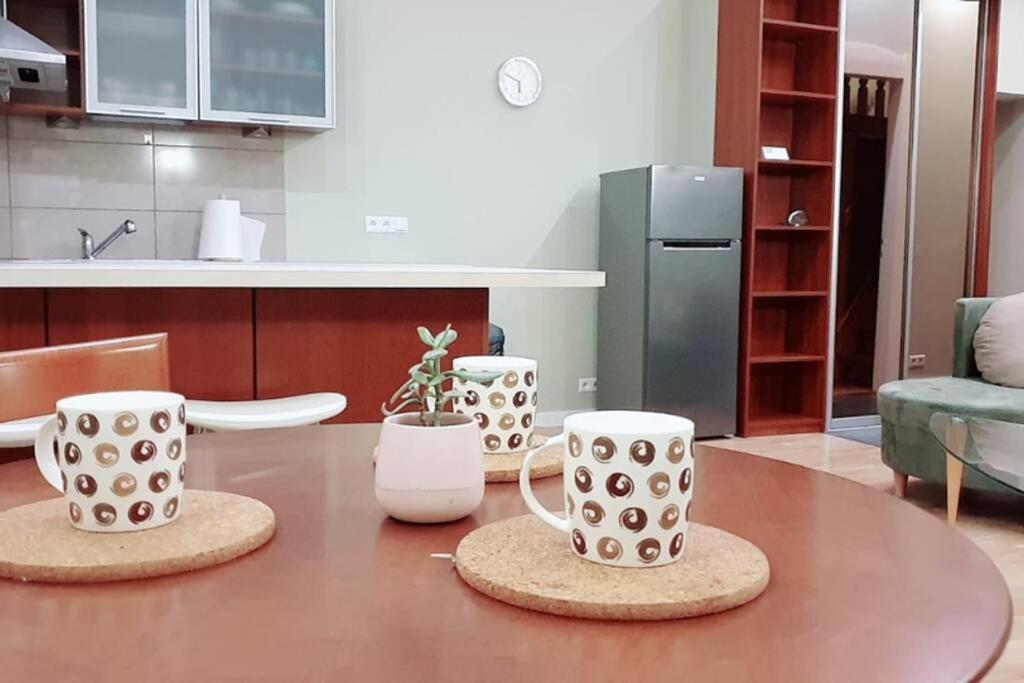 Bright&comfy -few Min To Main Square Apartment *