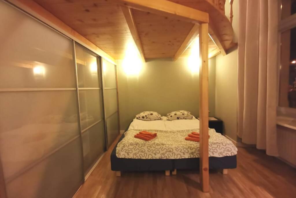 Bright&comfy -few Min To Main Square Apartment