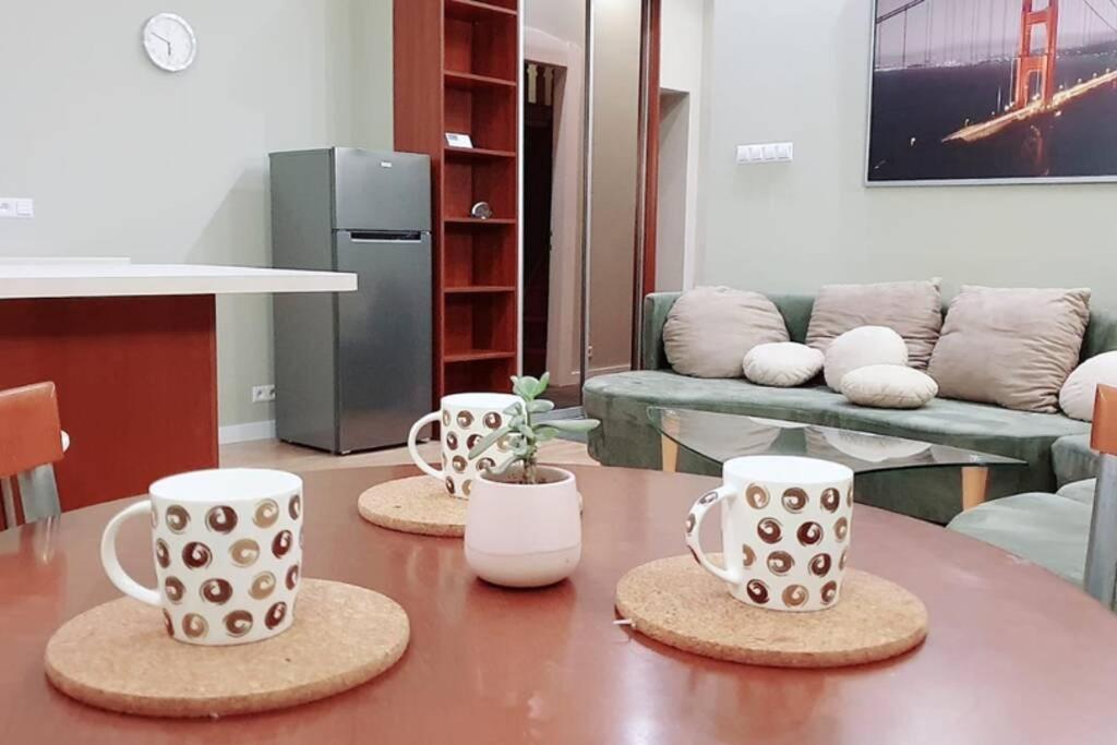 Bright&comfy -few Min To Main Square Apartment *